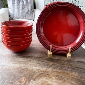 Le Creuset dinnerware set (12 PCs)